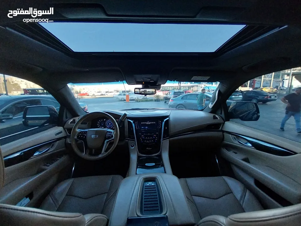 كاديلاك اسكاليد وارد الوكالة قاطع مسافة 29000km فقط صنف platinum