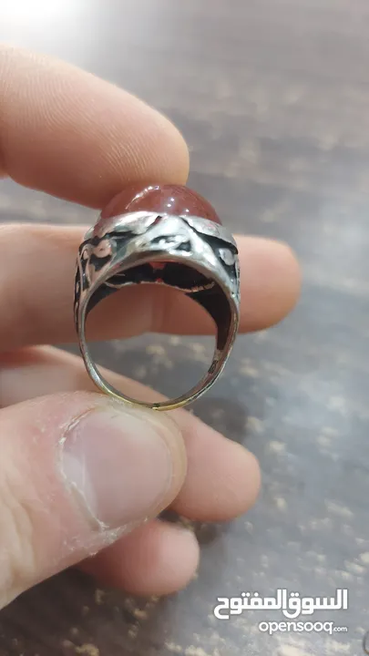 خاتم فضه مصري عيار 925  مقاس 17-18  حجر عقيق اصلي فحل  في مجال بسيط بسعر ان شاء الله