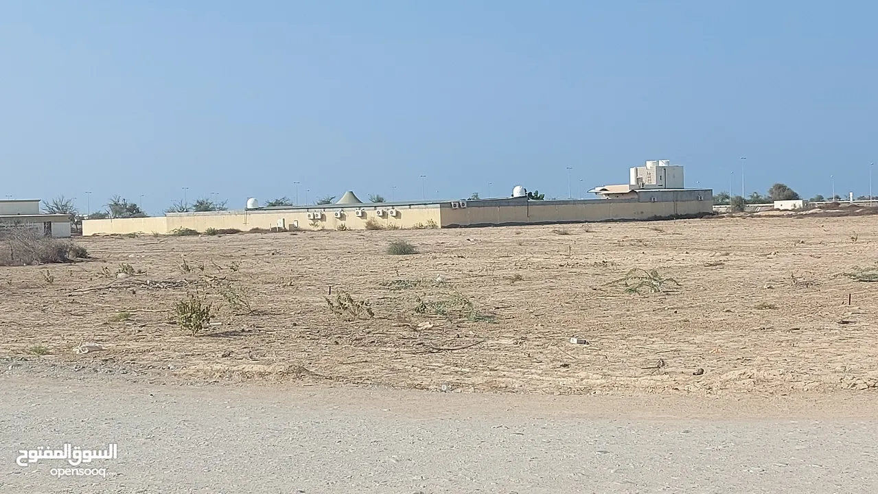 مخطط أراض سكنية في حي عاصم الرميس قرب الطريق البحري على شوارع مرصوفة بموقع ممتاز وسهل الدخول والخروج