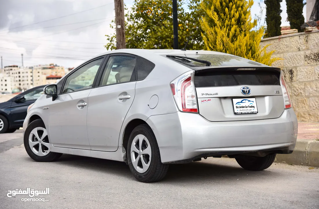 تويوتا بريوس هايبرد بحالة الشركة Toyota Prius Hybrid 2015