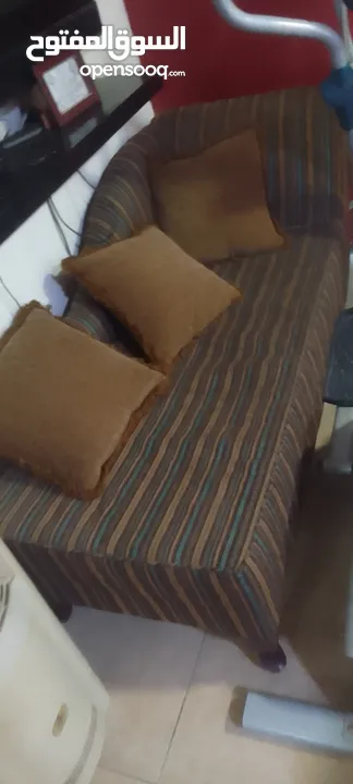 طقم جلوس بحالة ممتازة 10اشخاص