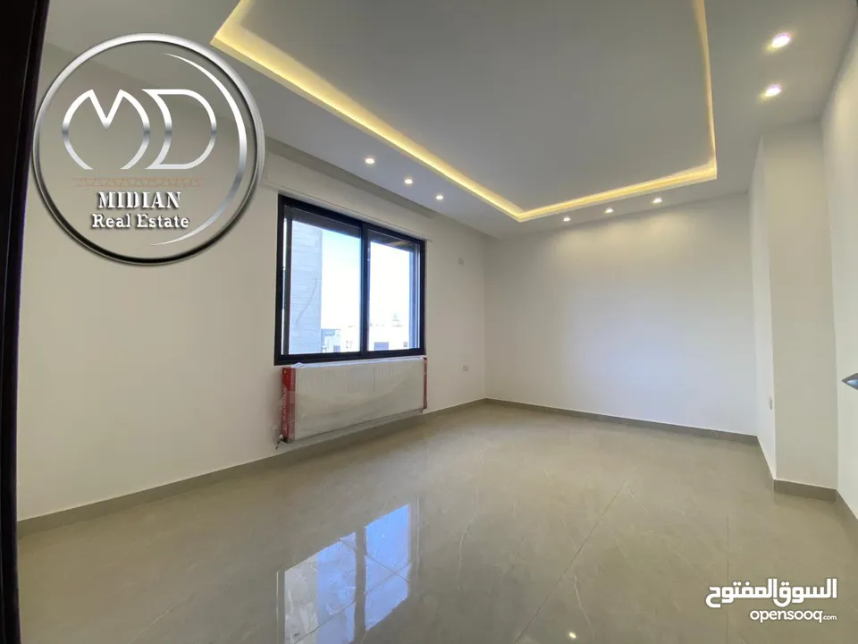 شقق أرضية وطوابق مكررة وأخير مع روف للبيع في خلدا مساحات 160م & 250م تشطيبات وديكورات سوبر ديلوكس