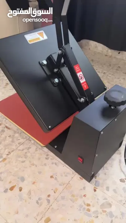 مكبس حراري مسطح 38×38 سم بجودة عالية وفعالية ممتازة! جديد كلياً، غير مستخدم، مع الكرتونة الأصلية.