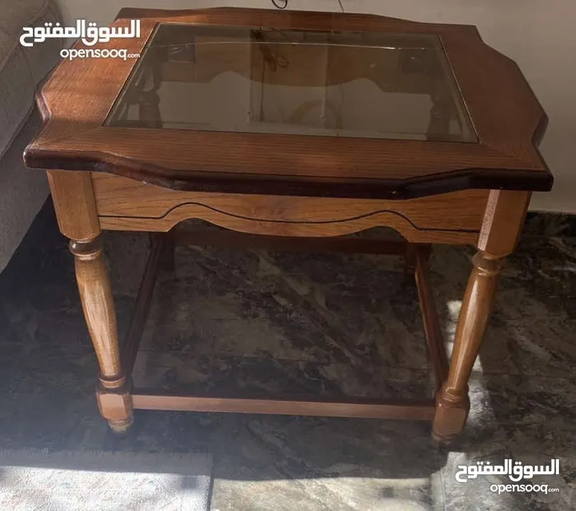 طقم طاولة وسط لغرفة جلوس مع طربيزات جانبية