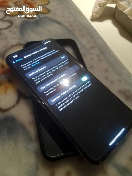 ايفون xs max  256 مش مفتوح