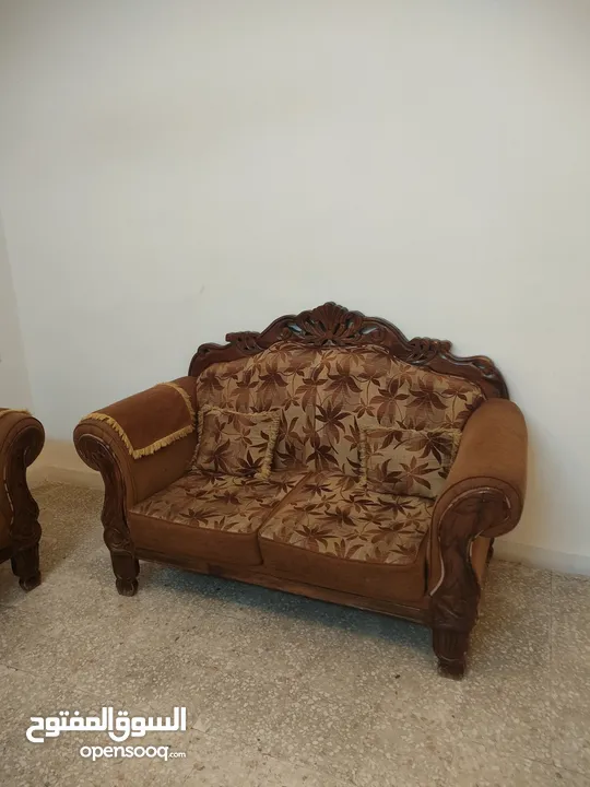 طقم كنب للبيع بحاله ممتازه