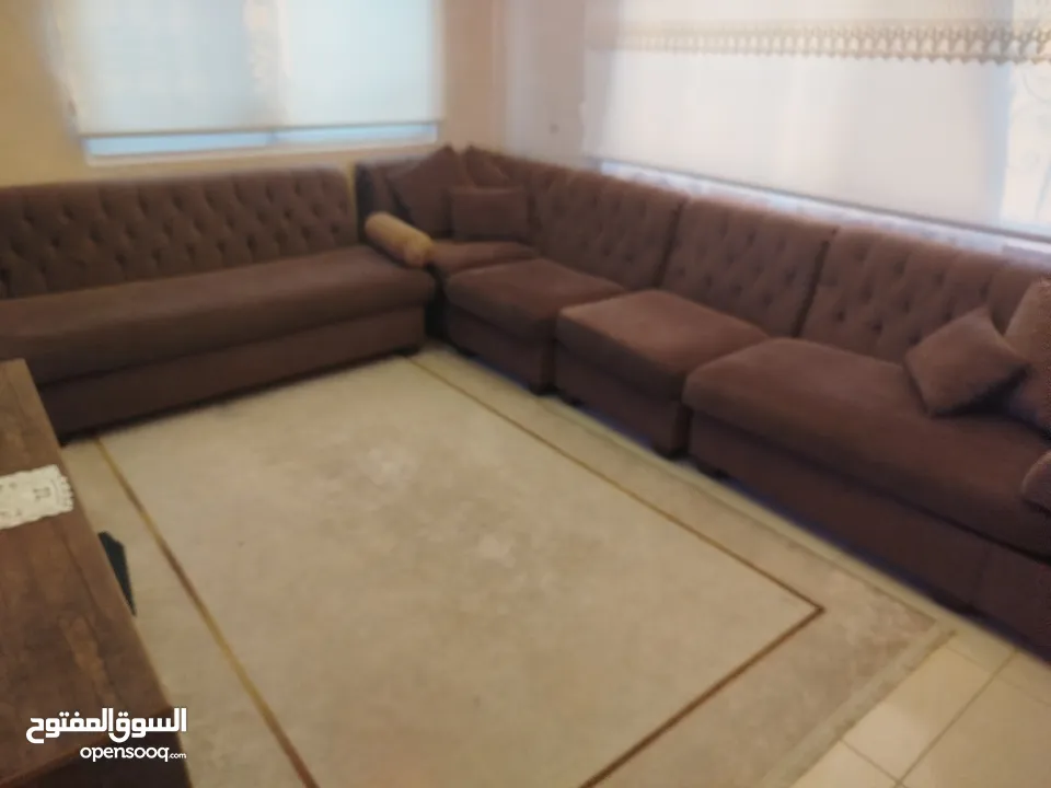 طقم كنب كورنر لون كابتشينو ضهر كبتونيه بحاجة لتنضيف فقط   وارد السعودية استعمال 5 سنوات
