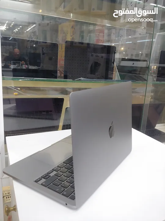 MacBook Pro 2020 M1 spacegray 8GB Ram 256GB SSD لابتوب ابل لون رمادي