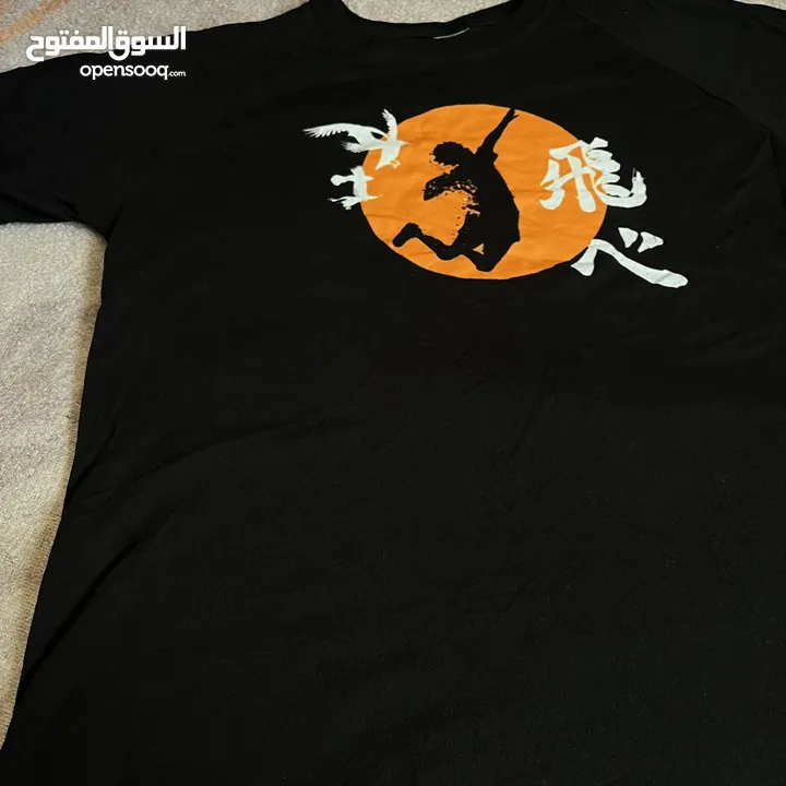 بلوزة انمي haikyuu. حجم لارج مناسبة للجنسين. مناسبة للصيف. لمحبي الانمي.