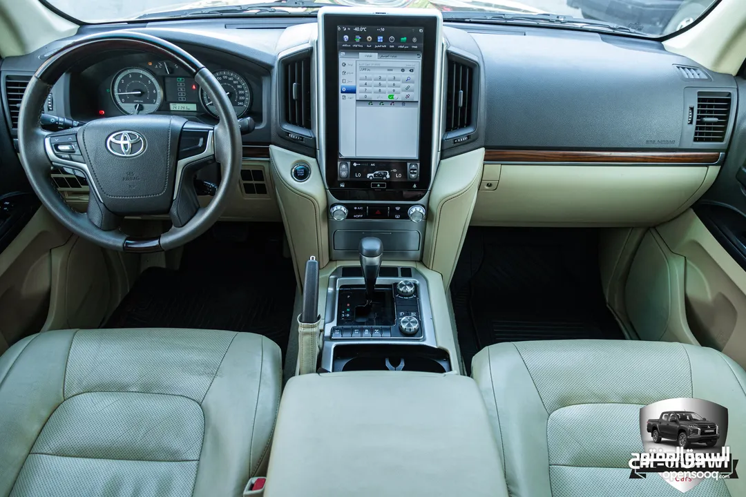 Toyota Land Cruiser 2017 Gx-r V8  السيارة بحالة الوكالة و قطعت مسافة 141,000 كم   اللون : اسود