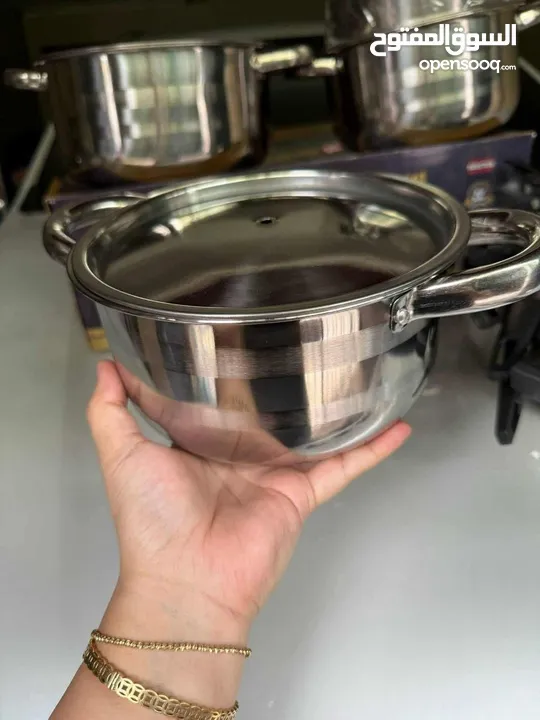 طقم أواني طبخ 12 قطعة فاخر وعصري  يمنحك كل ما تحتاجينه لتحضير أشهى الأكلات بسهولة وجودة عالية.