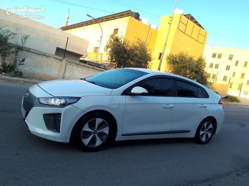 هونداي ايونك فل ما عدا الفتحه كهرباء موديل 2017 بسعر مغري