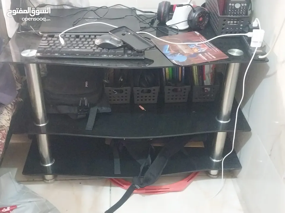 طاوله زجاج سكوليت بحاله ممتازه