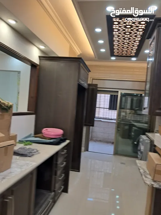 شقه ارضيه مدخل مستقل فل خدمات للبيع في بيت وزن