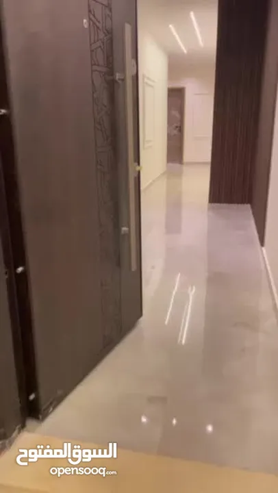 شقه سوبر ديلوكس بتشطيب حديث162mطابق أول بسعر مميز وكفاله بعيده  ومنطقه هادئة للسكن