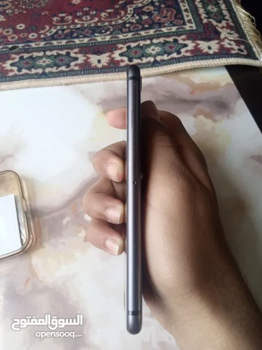 آيفون 8 وكالة