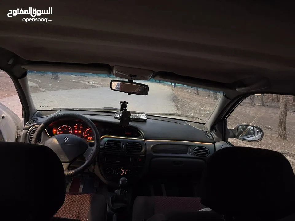 رينو ميجان موديل 2000 للبيع