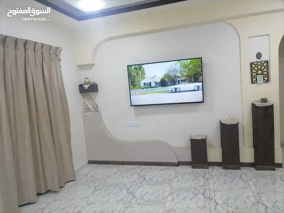 شقة شبه ارضي سوبر ديلوكس مجددة بالكامل للبيع