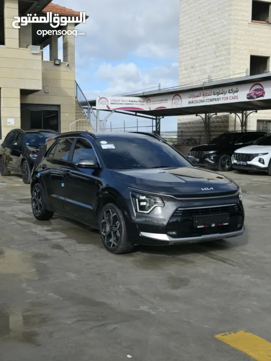 تشكيلة مميزة من سيارات كيا نيرو هايبرد ترخيص 2022 بالالوان المميزة (ابيض &اسود&فيراني&زيتي)