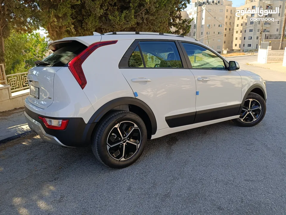 كيا نيرو 2025