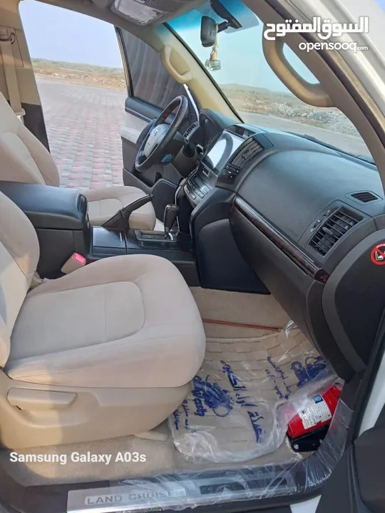 لاندكروزر V6خليجي وكالة عمان نظيف ماشي 313 الرجاء التواصل مع صاحب السياره
