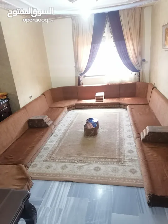 مجلس عربي كبير سعودي 16 مقعد  للبيع