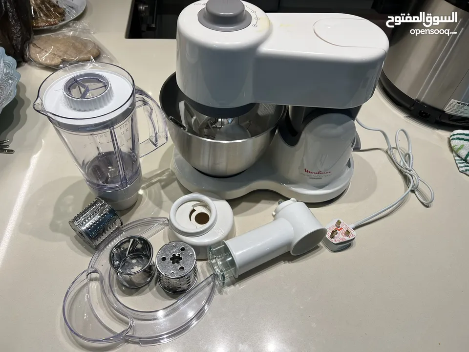 خلاط، قشارة، عجانة  Moulinex QA200 Masterchef compact صناعة فرنسية اصلية
