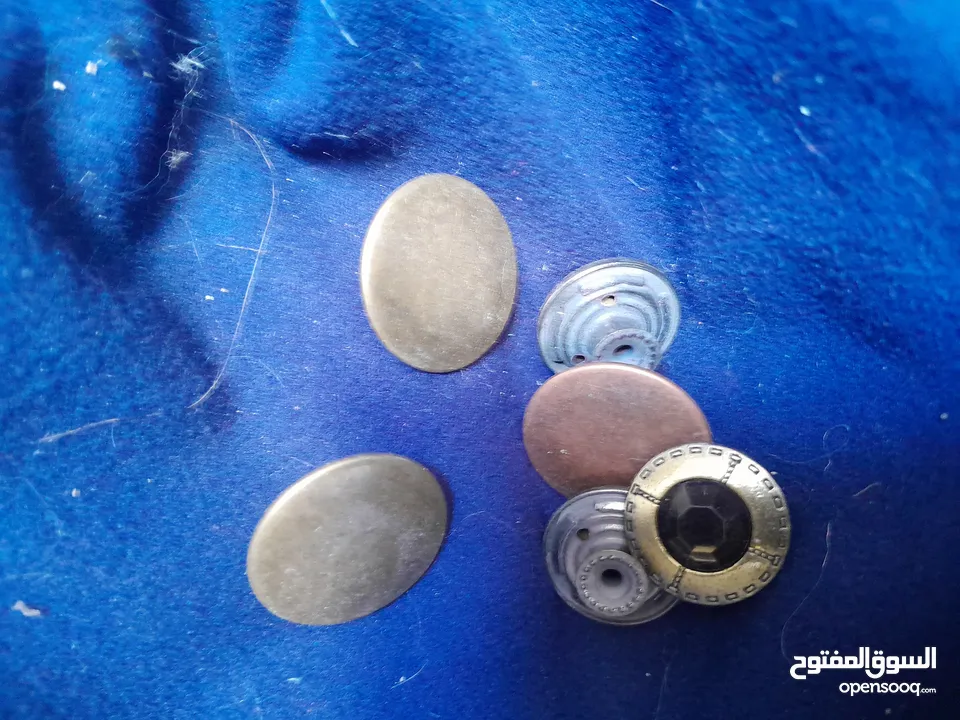 كميات كبيره بسعر محروق  راسلني على الواتس