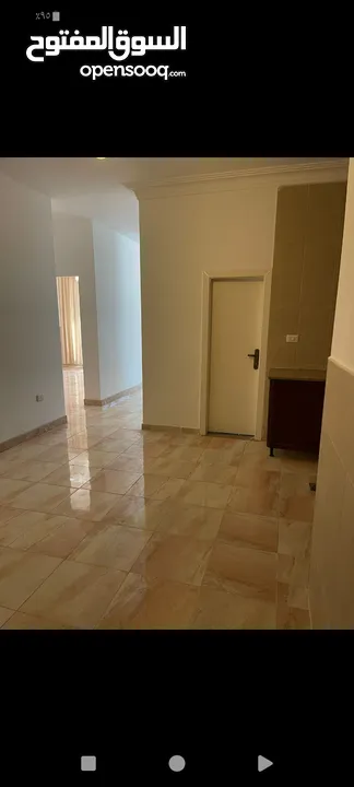 شقه فارغه للايجار - 2 غرف نوم + طابق ارضي  250 شهري
