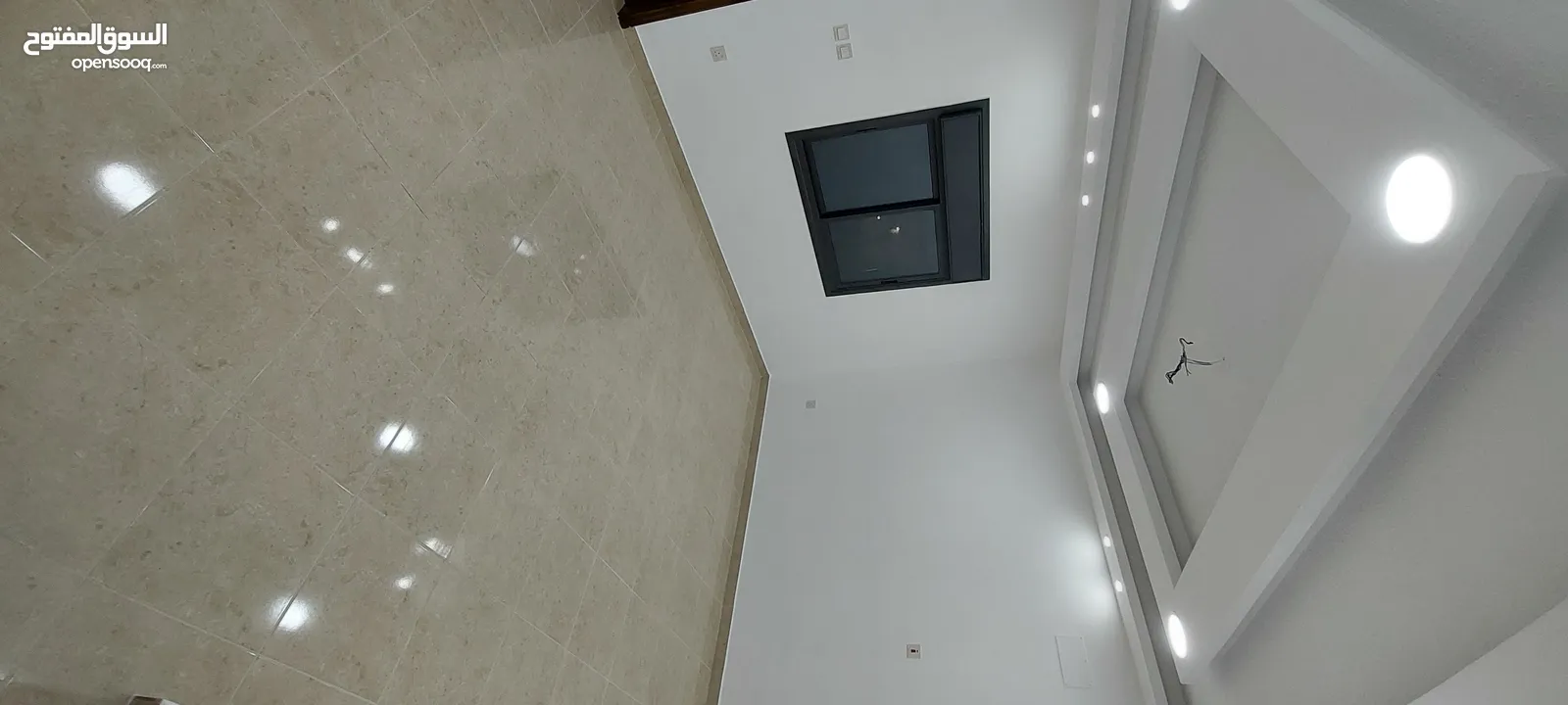 شقة فاخرة للبيع التاسعة كاش أو اقساط ط1هندسي 114 م اطلالة بحرية دائما