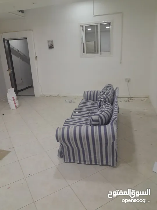 For rent, a studio in Abu Dhabi, Al Nahyan camp, a large area, a bathroom, a regular kitchen, 2500 d