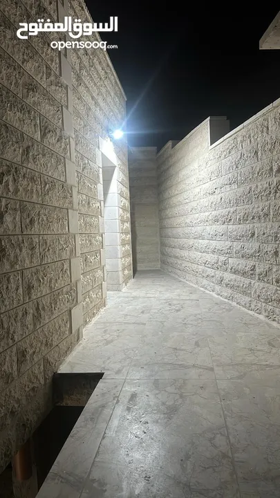 بيت مستقل للبيع