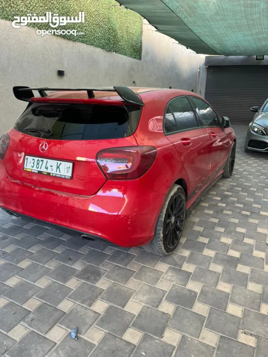 مرسيدس بينز A180