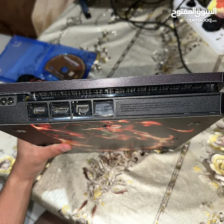 Ps4 1T وكالة +cd uncharted+ ايدتين اصليات فقط 180