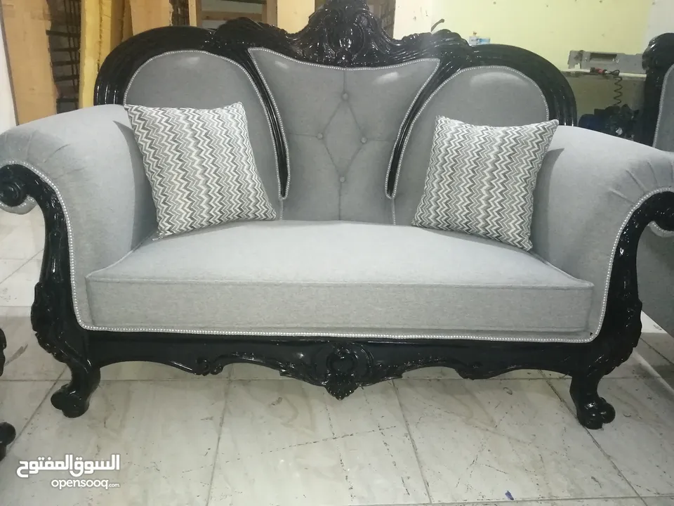 تنجيد جميع انواع الكنب والجلسات العربيه والخليجيه  وصيانه الكنب داخل المنزل