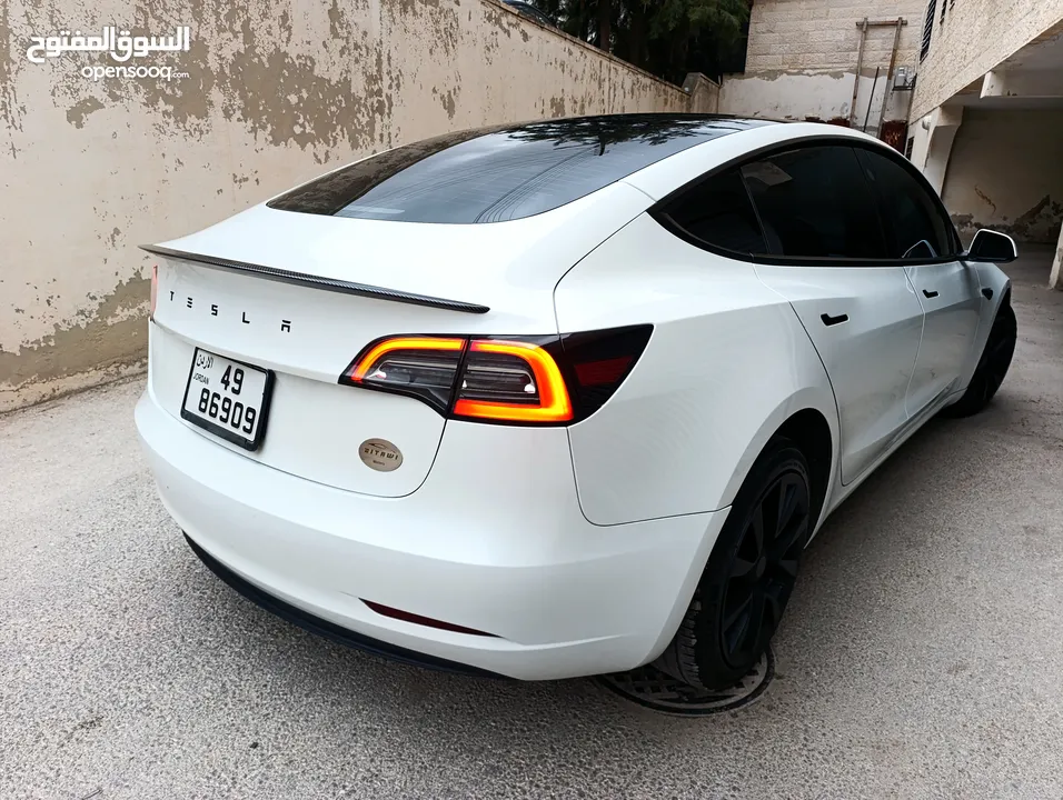 TESLA MODEL 3 ONLY 8000KM