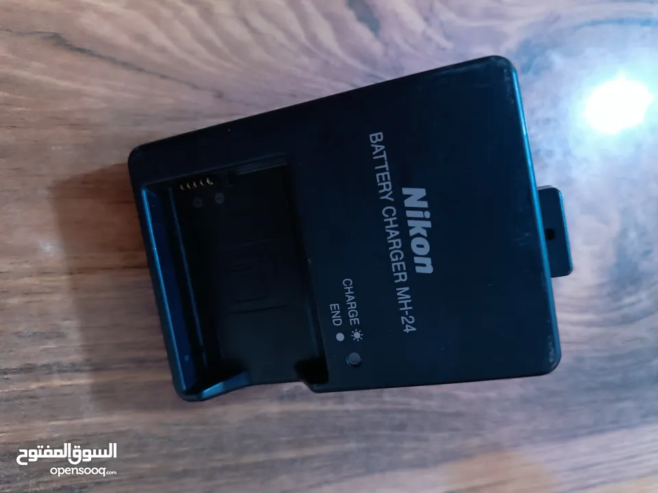كاميرا  (Nikon) نيكون D3300 شبه جديدة بحالة ممتازة ولا خدش بسعر قابل للتفاوض