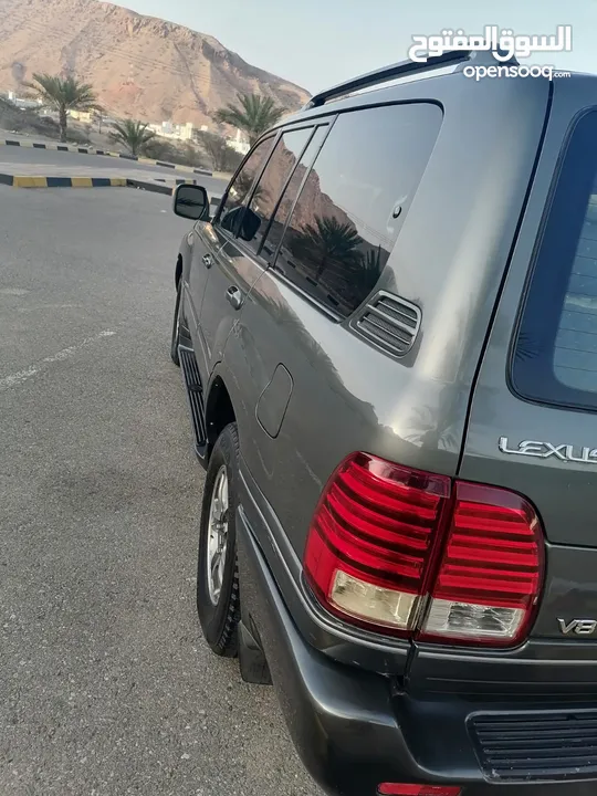 للبيع لكزس LX470 موديل 2001