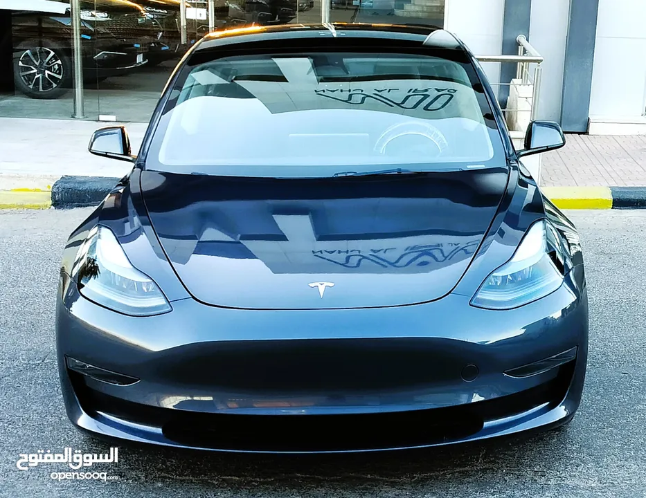 تيسلا 2023 MODEL 3 فحص كامل 4 جـيـد ممشى قليل 20 الف بحالة الوكالة لون فيراني مميز بسعر محرووق ولقطة