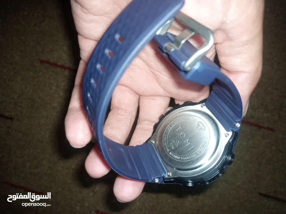 ساعه نوع تومي بكيتها ضد الماء عقارب وديجتال فخمه جدا