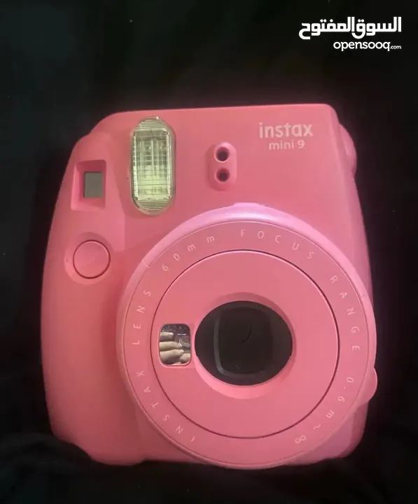 � للبيع: كاميرا Instax Mini 9 وردية – بحالة ممتازة