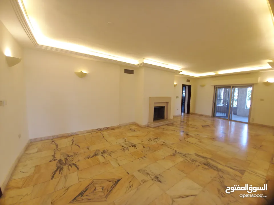 شقة غير مفروشة للإيجار 400م2 ( Property 19553 )-174847773