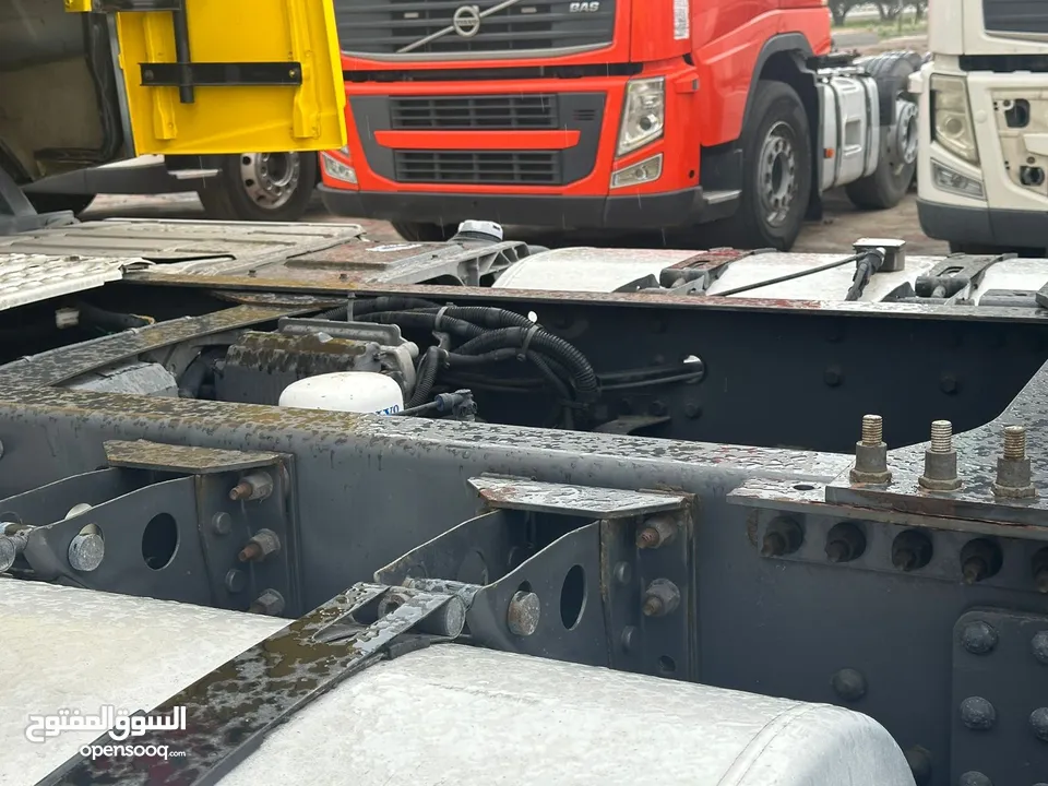 ‎ Volvo tractor unit automatic gear راس تريلة فولفو  جير اتوماتيك 2014