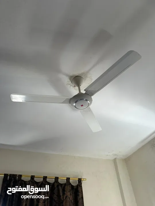 اثاث مع ماكينه خياطه للبيع