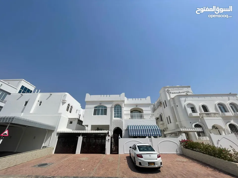 5 + 1 BR Villa For Sale in Al Khuwair