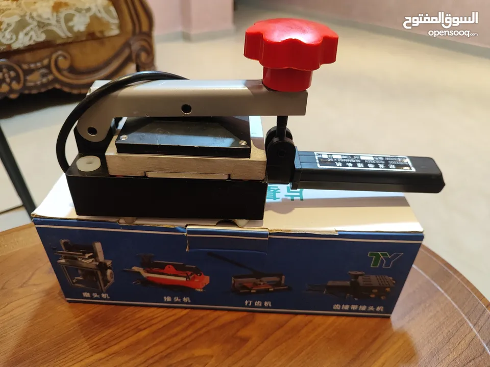 مكابس وقشط صناعية