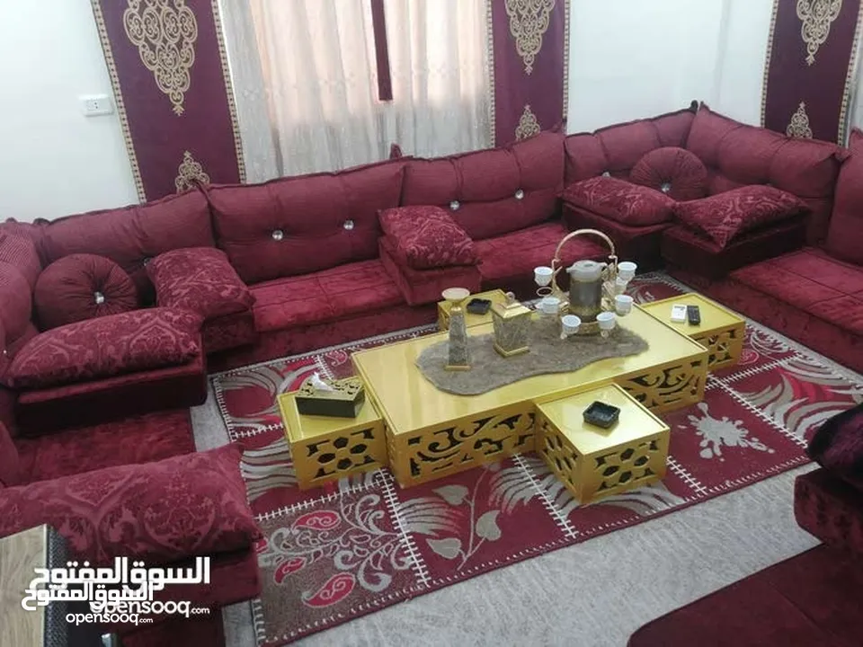فراش عربي تفصيل لون خمري