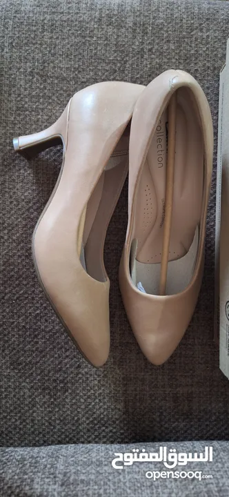 حذاء نسائي ماركة Clarks اصلي - جديد تماما