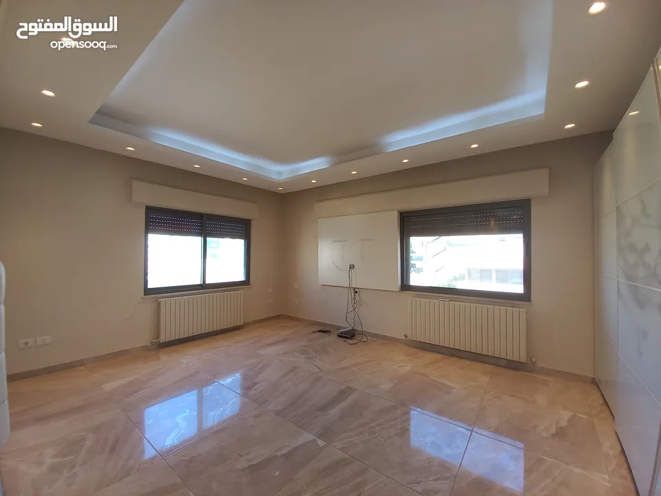 شقة غير مفروشة للإيجار 320م2 ( Property 17823 )-175089661