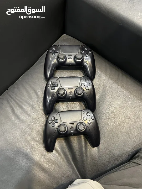 ثلاث أيدين بلايستيشن 5 اصلي شبه جديد